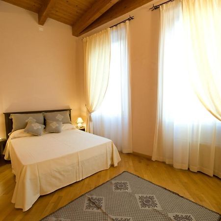 Piazza Azuni 18 Guest House Sassari Ngoại thất bức ảnh