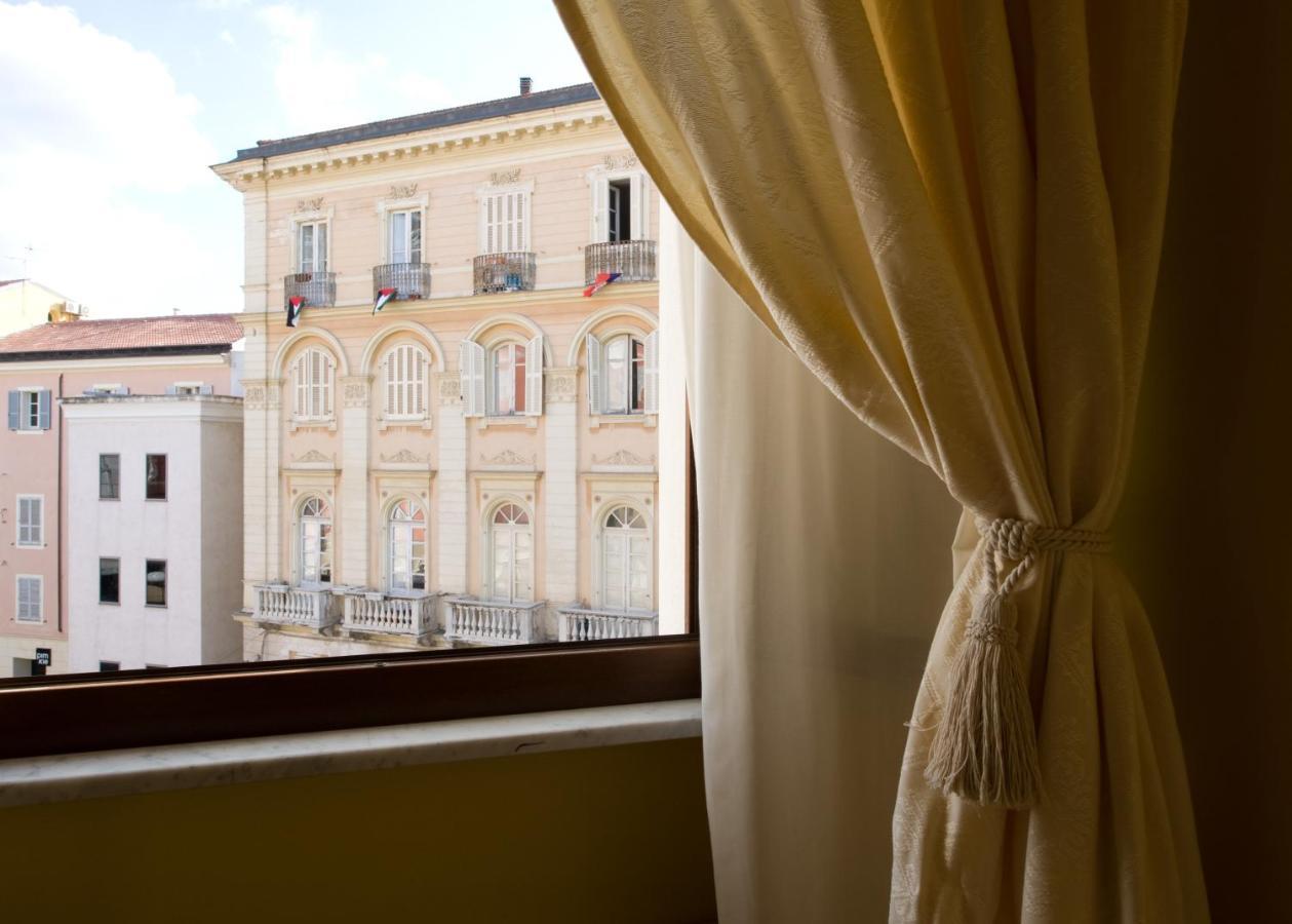 Piazza Azuni 18 Guest House Sassari Ngoại thất bức ảnh