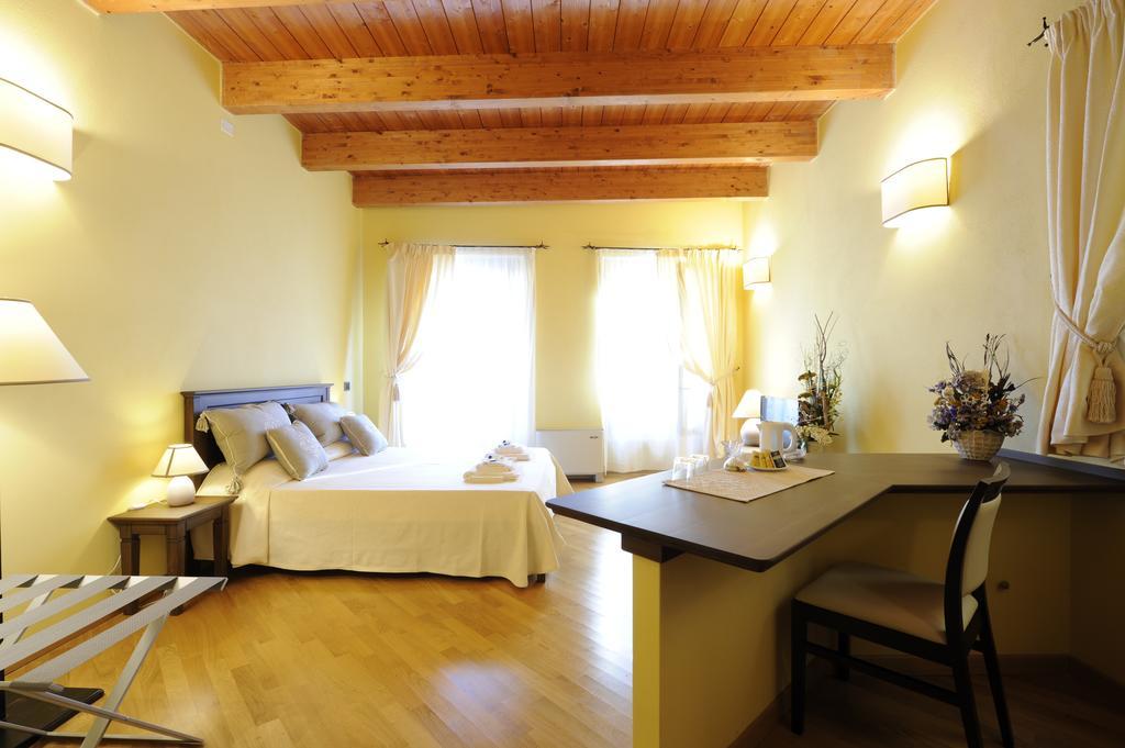 Piazza Azuni 18 Guest House Sassari Ngoại thất bức ảnh