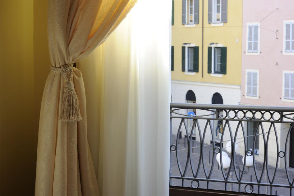 Piazza Azuni 18 Guest House Sassari Ngoại thất bức ảnh