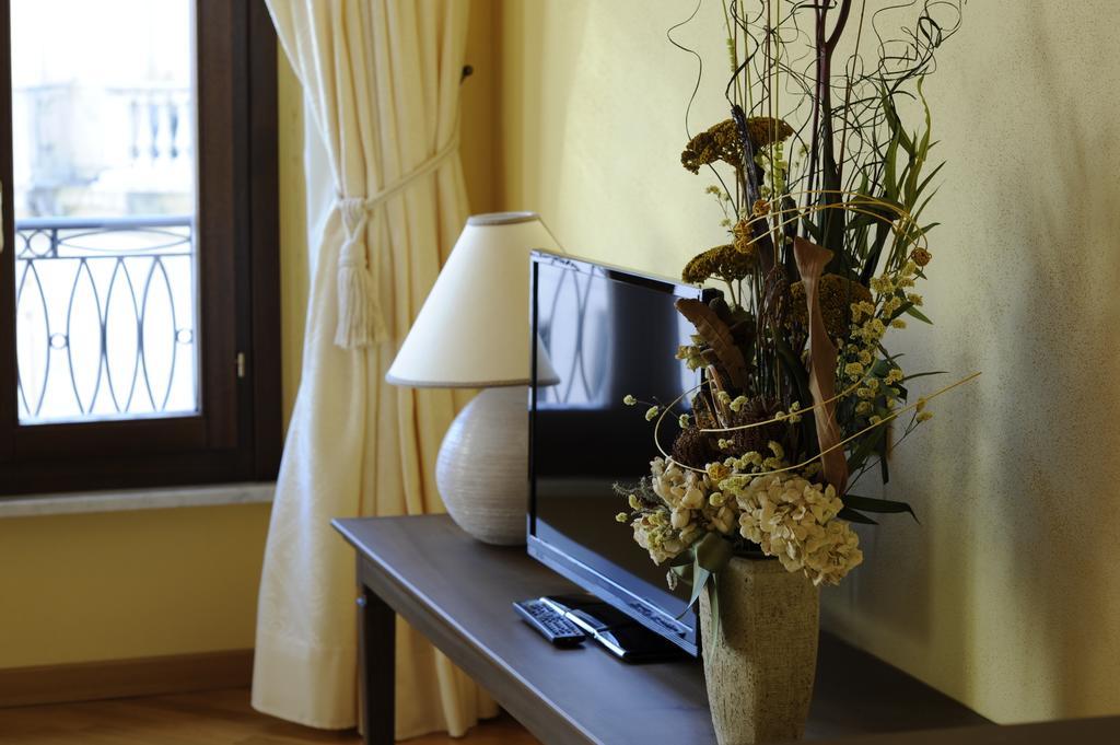 Piazza Azuni 18 Guest House Sassari Ngoại thất bức ảnh