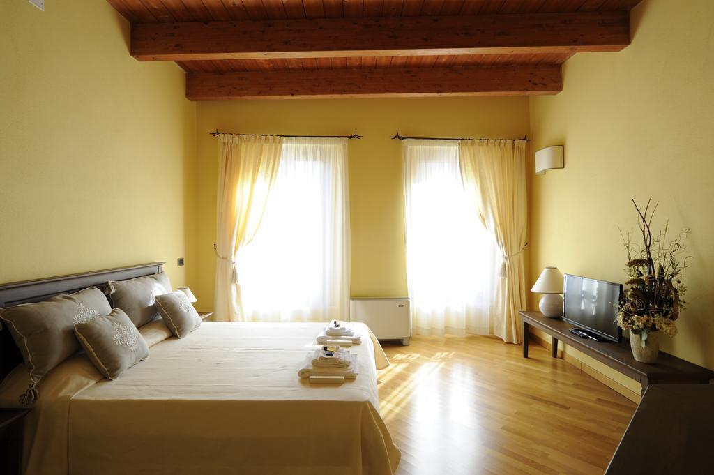 Piazza Azuni 18 Guest House Sassari Ngoại thất bức ảnh