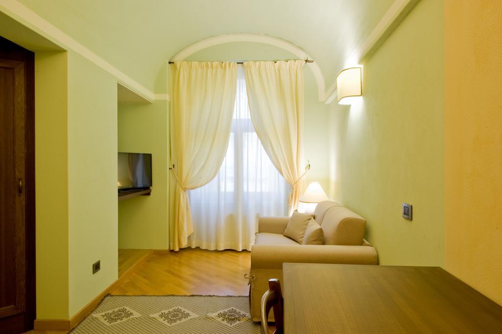 Piazza Azuni 18 Guest House Sassari Phòng bức ảnh