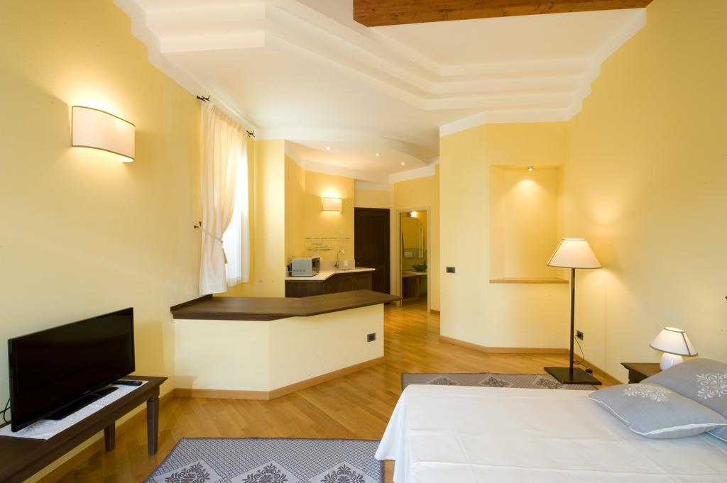 Piazza Azuni 18 Guest House Sassari Phòng bức ảnh